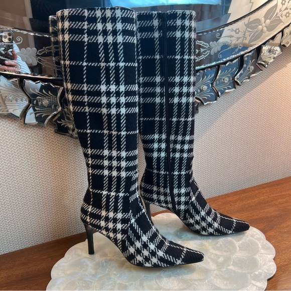 Burberry Womens Vintage High Boots Vintage Size 38 EUC Black and White - Picture 1 of 15